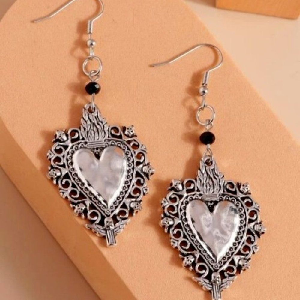 SILVER FLAMING SKULL HEART SCROLL DANGLE EARRINGS